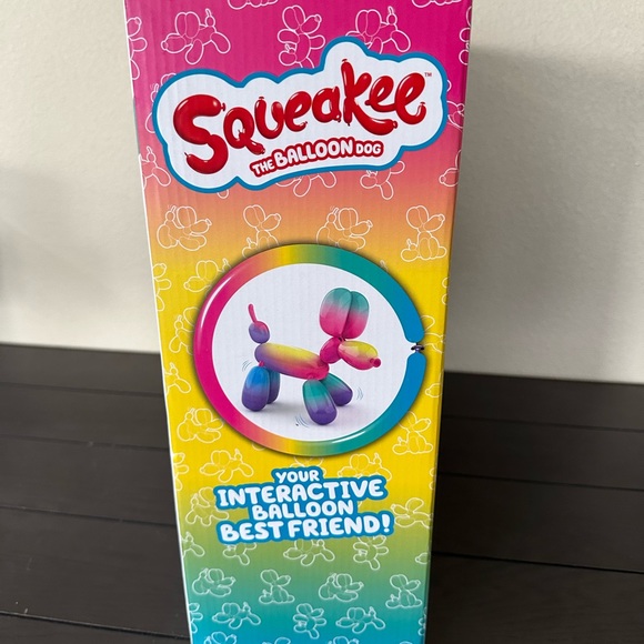 Squeakee The Rainbow Balloon Dog (Interactive) - Picture 3 of 3